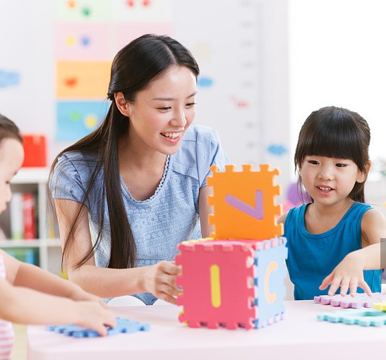 感覺(jué)統(tǒng)合訓(xùn)練，讓孩子越玩越聰明!